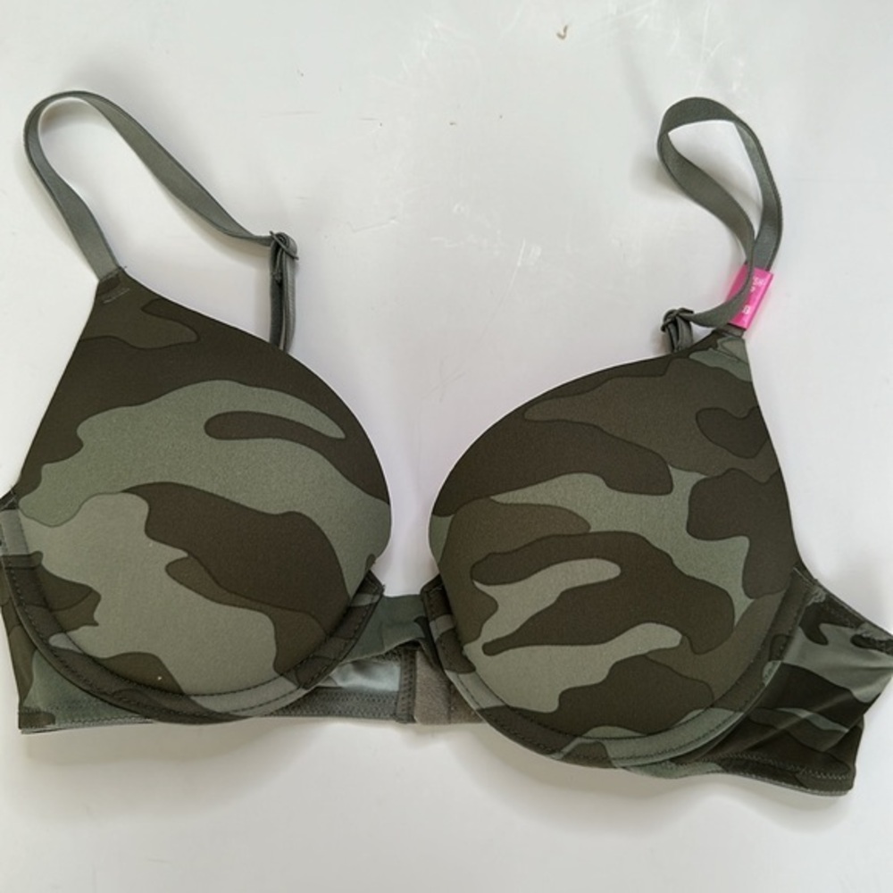 NWT pink Victoria’s Secret wear Everywhere Push up bra camouflage green Sz 32B